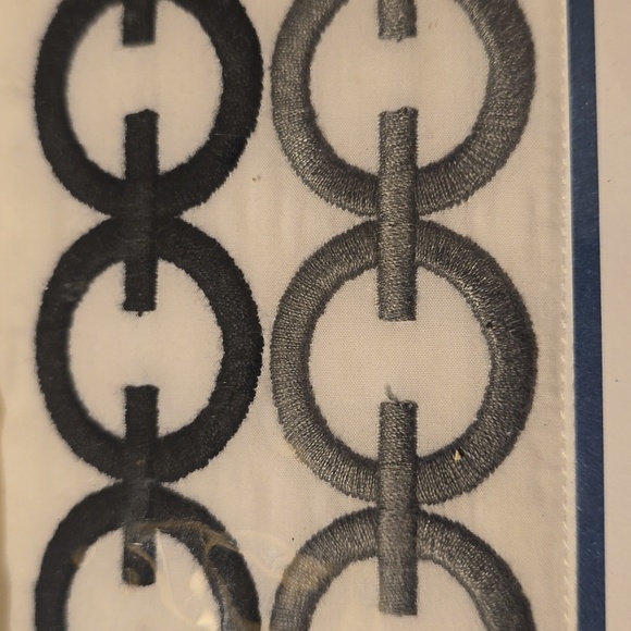 Williams Sonoma Chain Link White Embroidered Luxurius Italian King Sheet Set - Picture 3 of 7